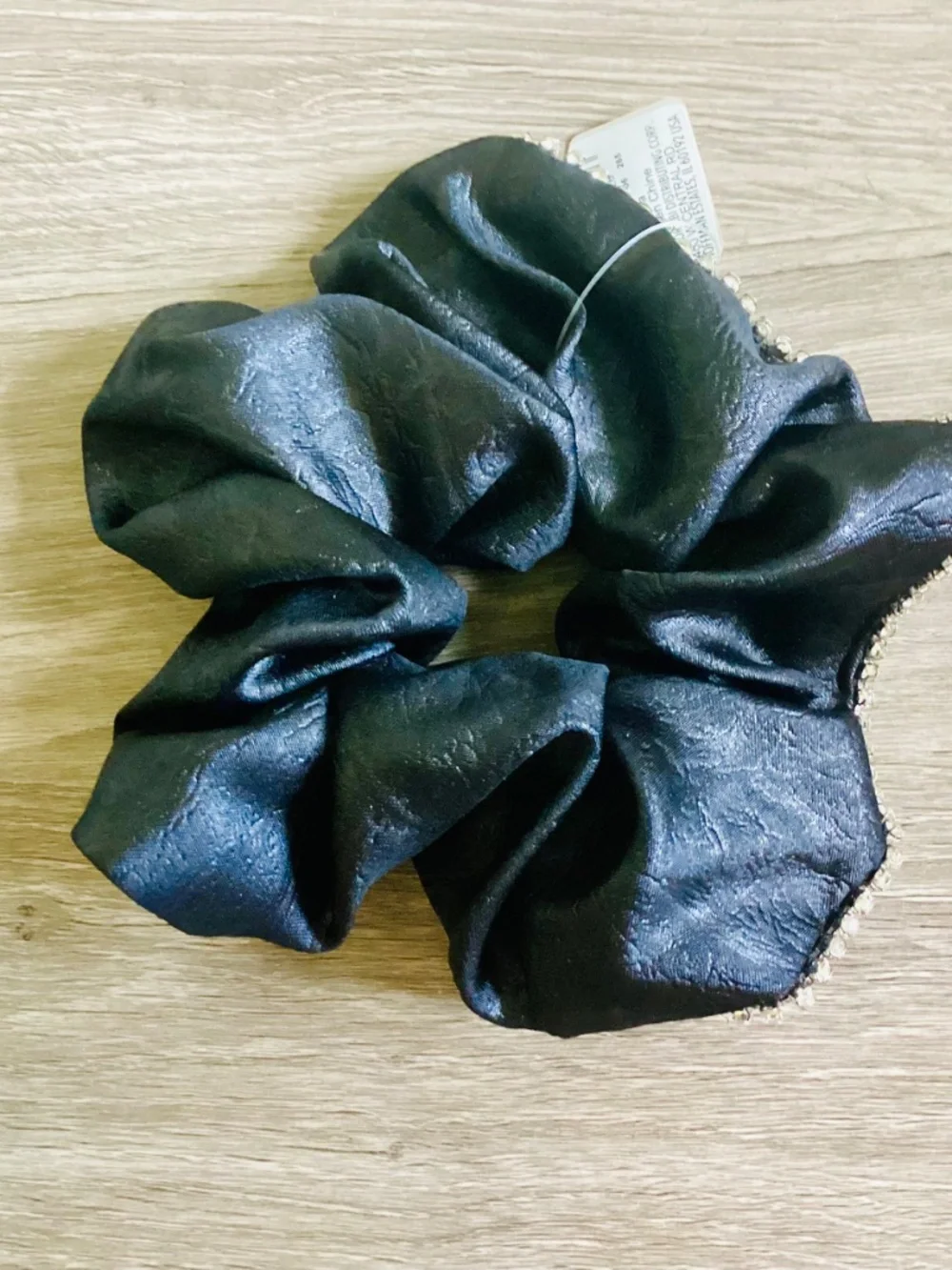 Lot Of 5 Claire’s Hair Accessories claw clip set Scrunchy Black Floral NWT